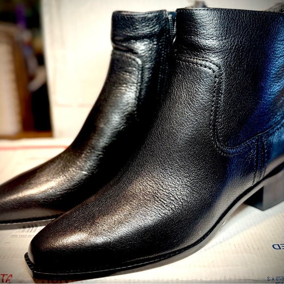 Cole Haan Black Leather Ankle Booties - Picture 1 of 3